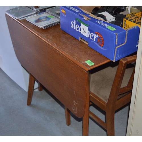 150 - Mid-Century Oak Drop-Leaf Kitchen Table with Four Chairs having Drop-In Seats