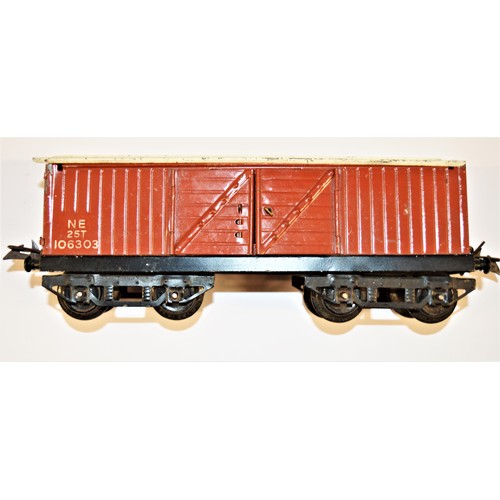 4 - Rare Hornby 'O' Gauge Long Wagon (Opening Doors)