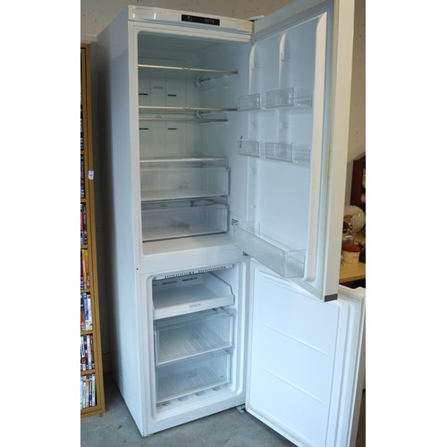 130 - Hotpoint Tall Fridge/Freezer. 60/40