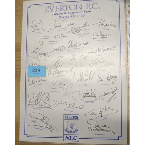 270 - An A4 Page of Autographs of Everton FC Players 1989/1990