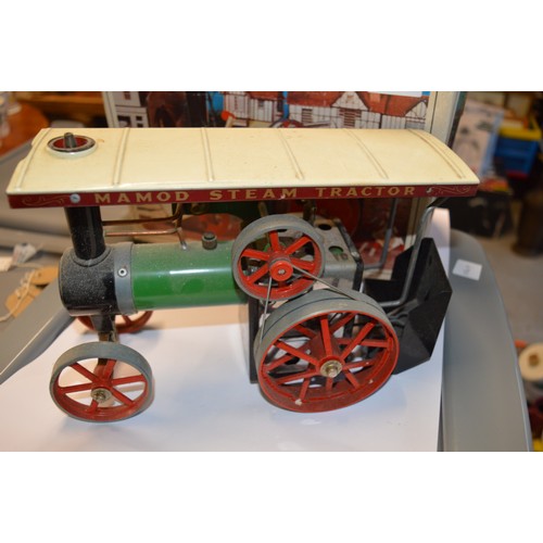 252 - Boxed Mamod Traction Engine