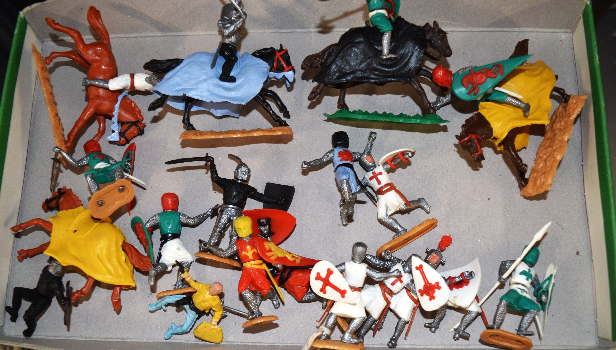 Figurines Timpo Toys Rares – 2 Chevaliers Avec Boucliers Marrons – Cavalerie Vintage