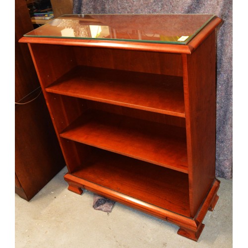 168 - A White & Newton Mid-Century Cherry Wood Three-Shelf Bookcase (Adjustable Shelving) - on Bracket Fee... 