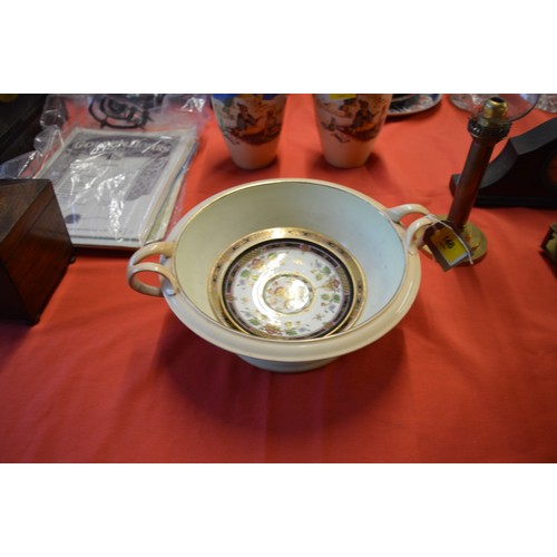 109 - A Crown Ducal (Ref: 5118) Fruit Bowl (approx 10