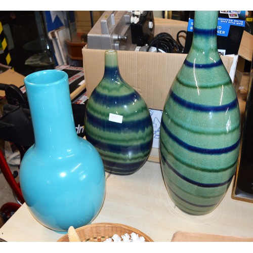 22 - Graduated Pair of Vases (Tallest is 20