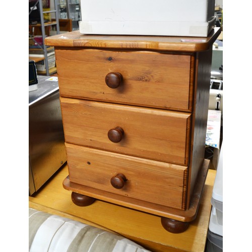 58 - Three-Drawer Bedside Chest with Turned Wood Handles