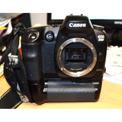 164 - Canon EOS D60 35mm Film SLR Auto Focus Digital Camera with Canon VG 10 Vertical Grip with charger