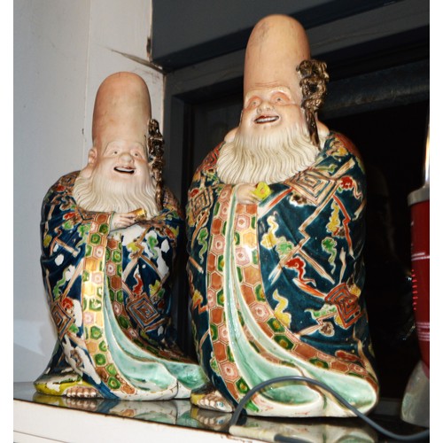 160 - Two Chinese Kwani Figures (Circa 1920) - NB Damage to Hand of Larger Figure