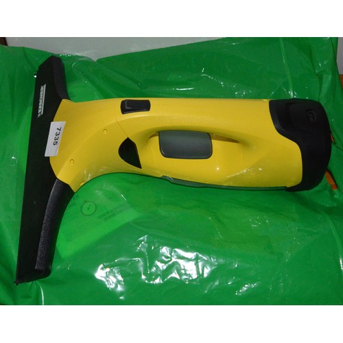 225 - Karcher Car Vacuum Cleaner and Charger