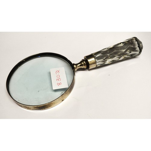 110 - Vintage Magnifying Eye Glass with Faceted Resin Handle