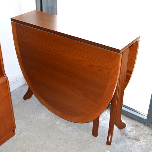 134 - Nathan Furniture Teak Drop-Leaf Table (mid-century) Extended 63