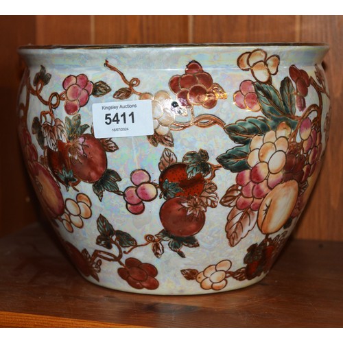 51 - Mid-20th Century Chinese Style Plant Pot having Gilt Decorations - 7