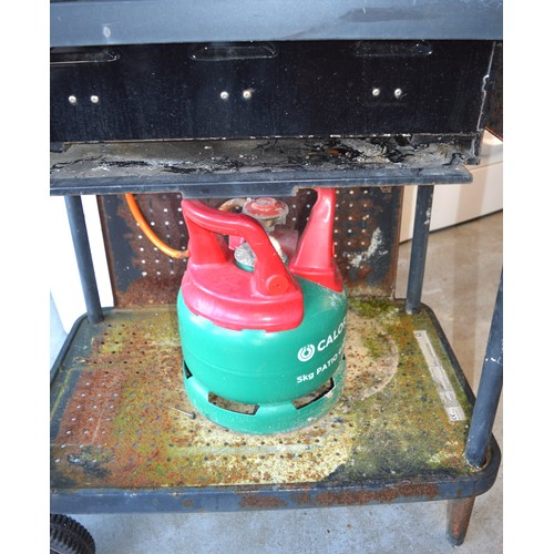 131 - Large Portable Barbecue with Calor Gas Canister