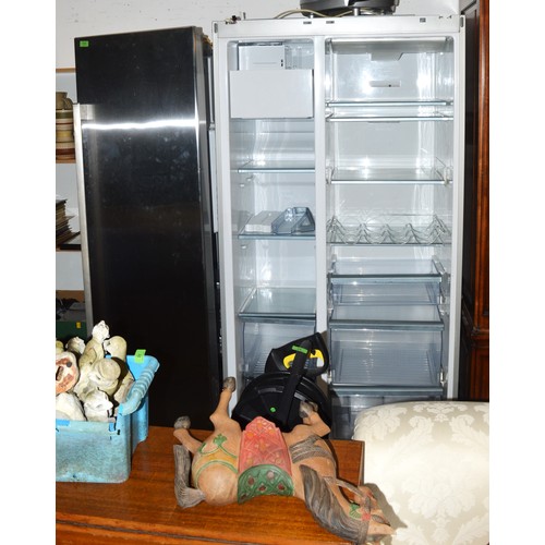 172 - An American Style EFF Twin-Door Fridge Freezer