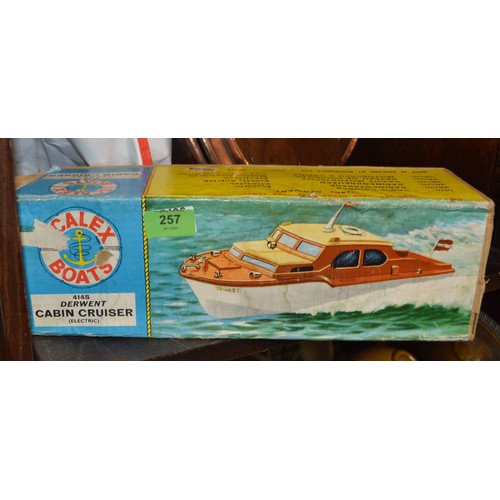 257 - Boxed Scalex 414S Derwent Cabin Cruiser (Electric), Needs Attention