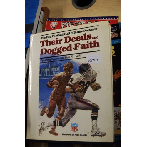 151 - A Selection of Hardback and Soft Cover Books on American Football and Baseball - Quantity 8