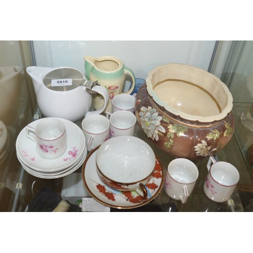 31 - Assorted:  a MaL Maison Tea Pot (needs bolt fixing), a Japanese Tea Cup and Saucer, a Czechoslovakia... 