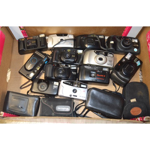 189 - Box of Point and Shoot Cameras (working order)