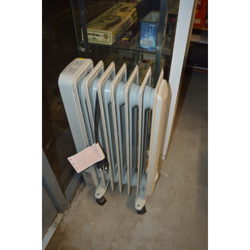 125 - DeLonghi 7-Fin Heater on Casters