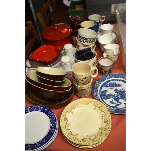 131 - Large Quantity Stoneware/Pyrex Cookware including Lasagne Dish, Casserole Dishes, Soup Bowls, Plus P... 