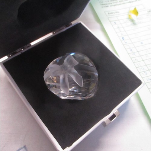 19 - Boxed Swarovski Heart With a Bowl