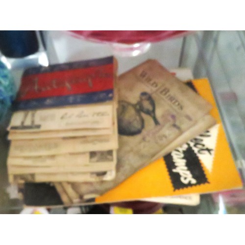 251 - Selection of Vintage Ephemera including a Facsimile Autograph Book Presented as a Free Gift with The... 