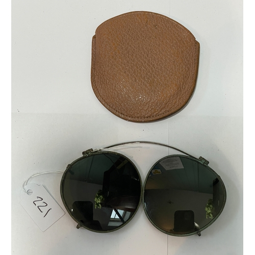 Lot 221       