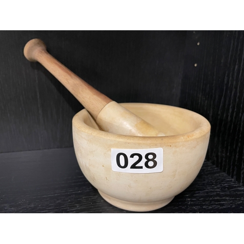 28 - Pestle and mortar