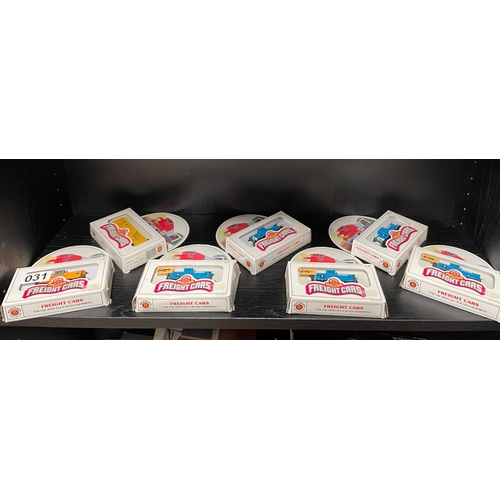 31 - Model trains freight cars