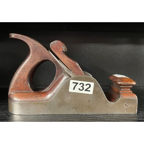 Lot 732       