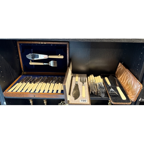780 - Cutlery set in original boxes +2 sets of loose cutlery