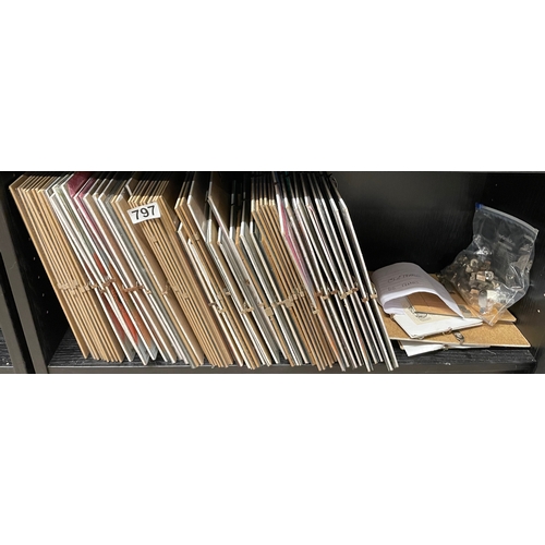 797 - 60 clip frames with backs and glass
