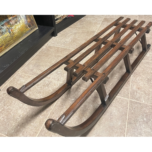 827 - Vintage sledge