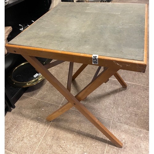 834 - Card table
