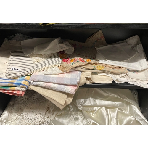 3749 - Large quantity of assorted vintage linens, including embroidered tablecloths, lace trimmings, and pa... 