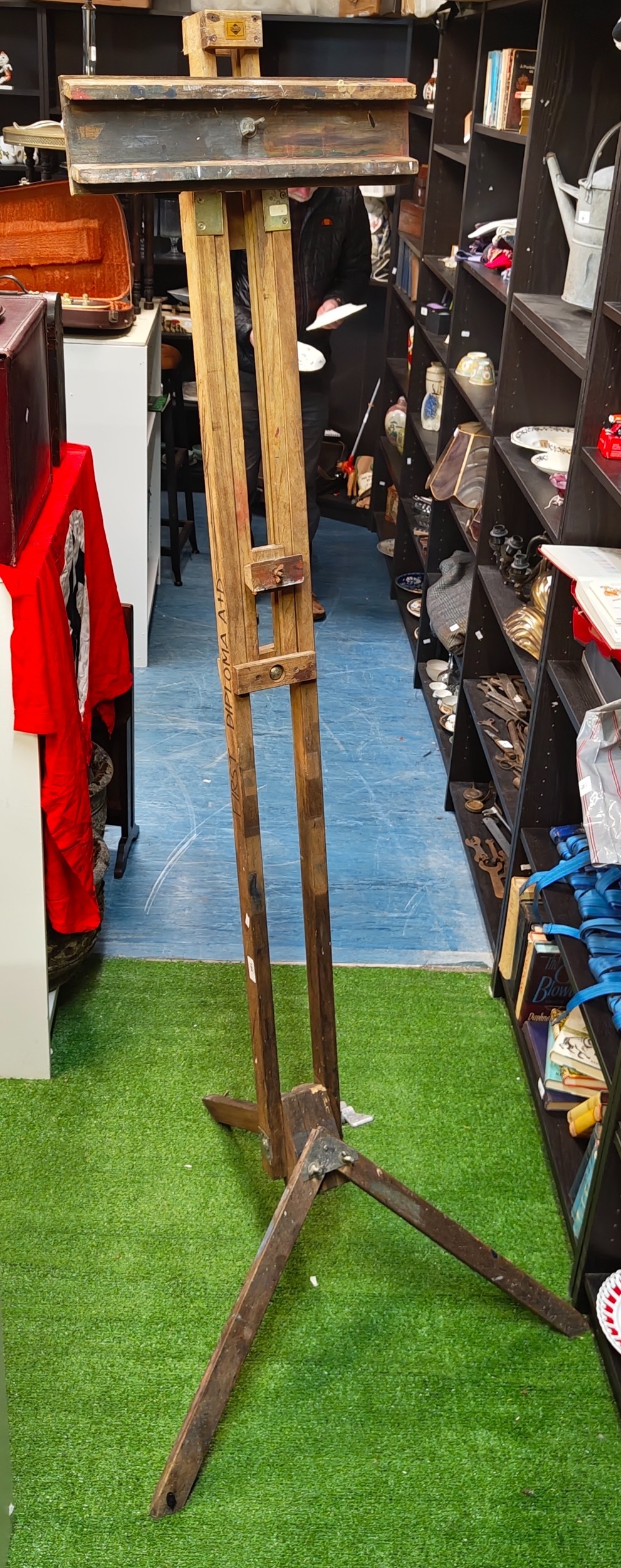 Large vintage easel