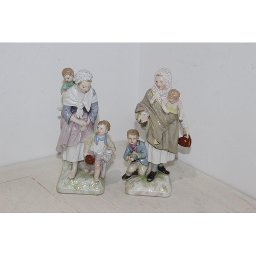 155 - VINTAGE PAIR OF FIGURES