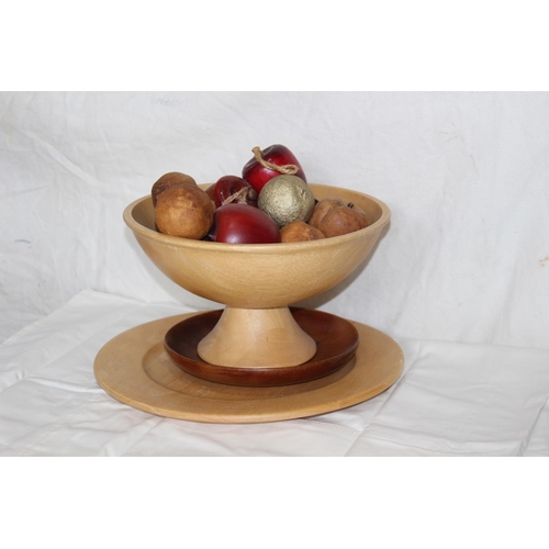 198 - TREEN FRUIT BOWL AND FRUIT