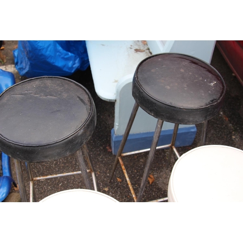 38 - 4 x RETRO BAR STOOLS