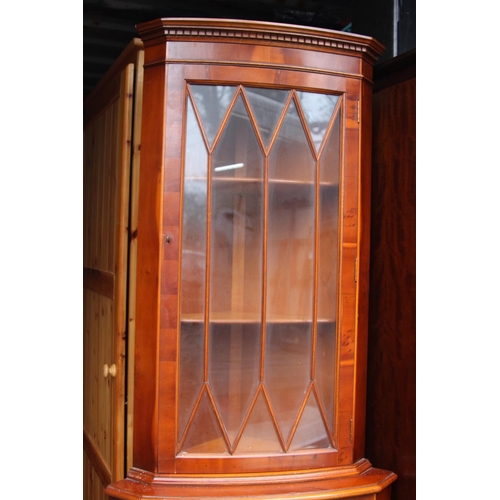 15 - REPRO CORNER CABINET