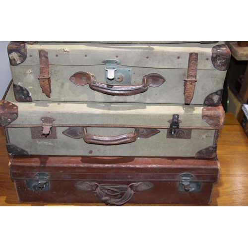 216 - 5 X VINTAGE SUITCASES