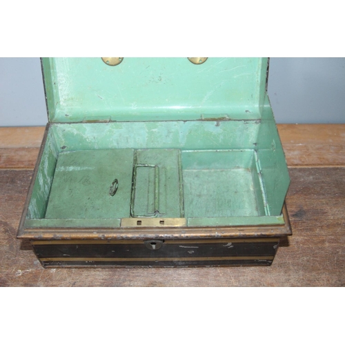 300 - VINTAGE CASH BOX