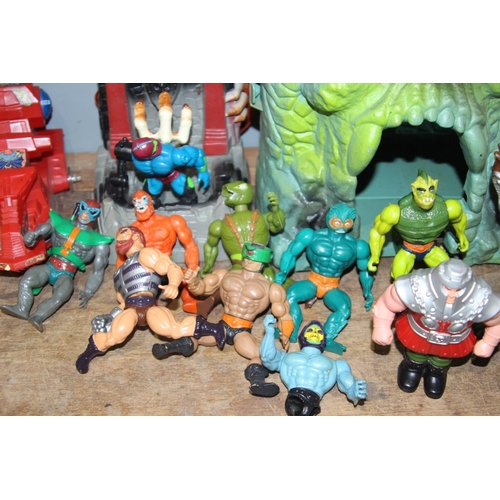 339 - HE-MAN CASTLE AND ACCESSORIES