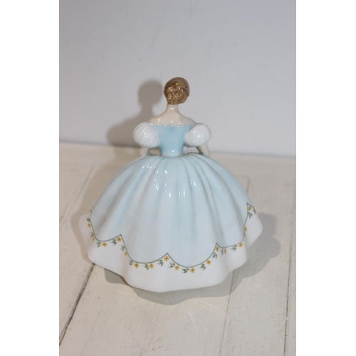 535 - ROYAL DOULTON FIRST DANCE FIGURE
20CM