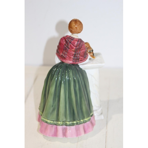 536 - ROYAL DOULTON FLORENCE NIGHTINGALE FIGURE
22CM