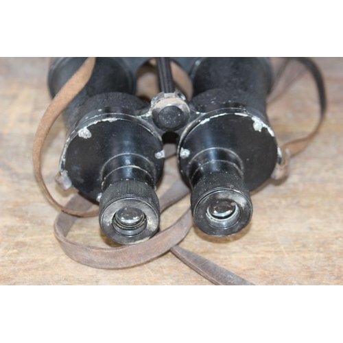 577 - PAIR OF VINTAGE 1941 MILITARY BINOCULARS