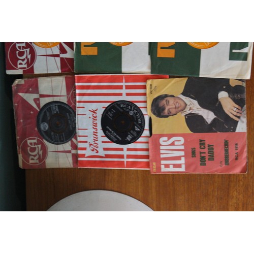 258A - 9 X ELVIS 7INCH SINGLES