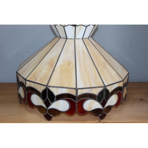 117 - TIFFANY STYLE LAMP SHADE
35 X 45CM