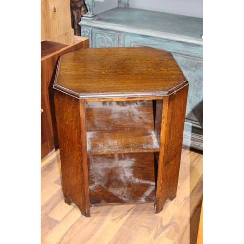 18 - OAK SIDE TABLE
53 X 62CM