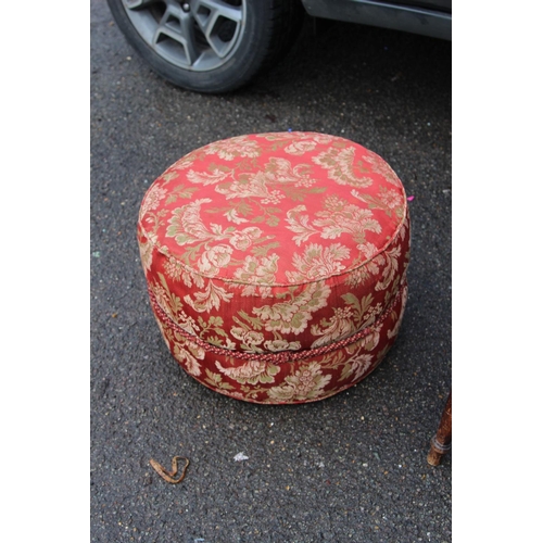 21 - POUFFE
43 X 34CM